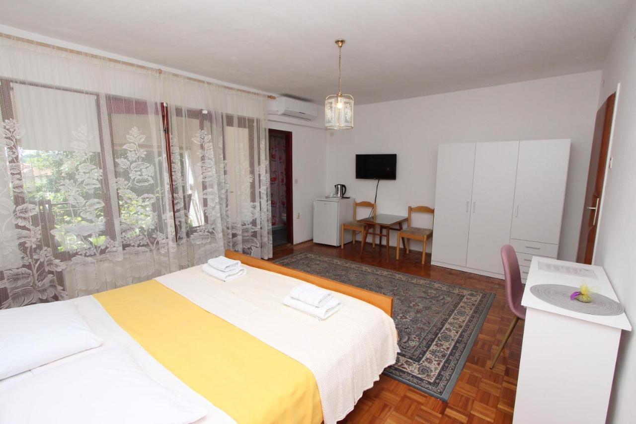 Rooms And Apartments Dino Rovinj Eksteriør billede