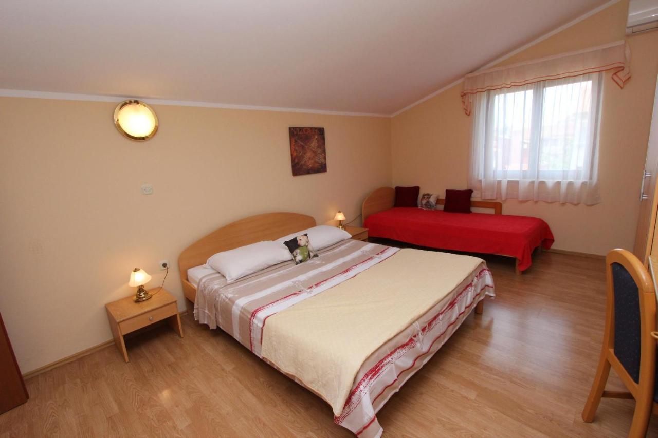 Rooms And Apartments Dino Rovinj Eksteriør billede
