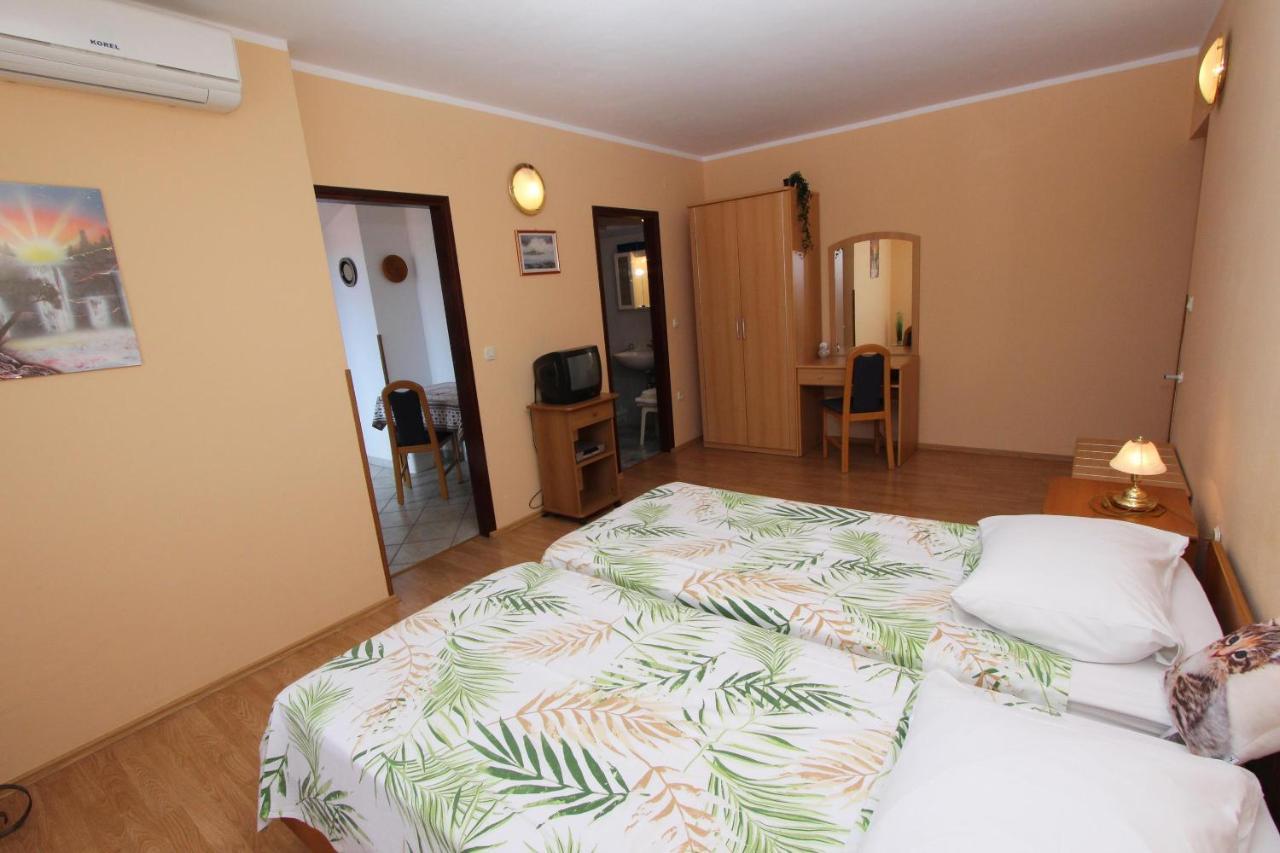 Rooms And Apartments Dino Rovinj Eksteriør billede